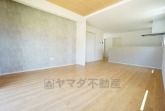 断熱性能の窓ガラスを採用。省エネ、光熱費カットにも貢献します。夏は涼しく、冬は暖かく快適に過ごせますよ＾＾