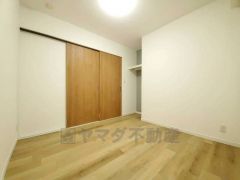 オープンクローゼットは、扉の開閉動作がないので荷物の出し入れがスムーズになります。衣類を綺麗にまとめておしゃれにまとめれば、お部屋のアクセントにもなります＾＾