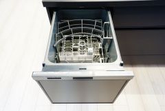 炊事時間を大幅に短縮できる食器洗浄乾燥機付き＾＾食器を洗う手間が減るので家族とのコミュニケーションの時間や自分の時間が増えますね。