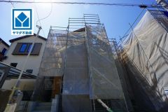 現地（2025年4月29日）撮影。八田小学校まで徒歩6分と近く、お子様も無理なく通えます。快適でゆとりのある生活空間で新生活を始めましょう^^