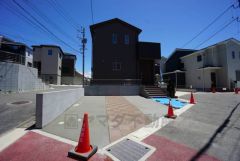 大型車の通行が少なく、騒音や振動が少ないので静かで快適な生活を送れます。