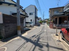 現地（2025年6月5日）撮影。住人以外の車の進入も少なく、小さなお子様を持つご家庭にも安心です＾＾