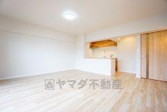 温かみのある雰囲気と、キッチンでの作業性を兼ね備え、家族の笑顔あふれる団らんのひと時をお過ごしいただける設計になっています。