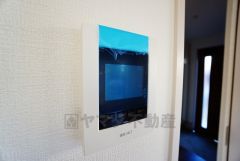 防犯性、セキュリティ対策に安心できるテレビモニター付きインターフォンです。セールスマン対策にもなり安心できます。