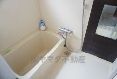 1日の疲れを癒すくつろぎのバスルーム。