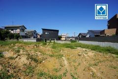 現地（2026年9月30日）撮影。4LDK、広々LDK17帖＾＾子育てしやすい閑静な住宅街＾＾全居室収納スペース付き＾＾