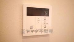 キッチン横からボタンひとつで操作が楽々。