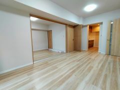 温かみのある雰囲気と、キッチンでの作業性を兼ね備え、家族の笑顔あふれる団らんのひと時をお過ごしいただける設計になっています。
