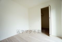 あると嬉しい1階の一部屋。お子様のお昼寝スペースや客間、お友達やご親戚のお泊り部屋としても使えます。