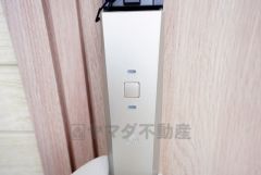 かざすだけで開閉できる、タッチキー採用の玄関。お買い物帰りで、両手がふさがってきても簡単に中に入れます＾＾