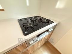 複数の調理を一度に行うことができる3口コンロ。効率よくお料理が出来ます。毎日のお料理も楽しくなりますね＾＾