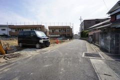 現地（2025年3月10日）撮影。大型車の通行が少なく、騒音や振動が少ないので静かで快適な生活を送れます。