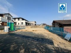 現地（2026年3月9日）撮影。和白小学校徒歩7分、和白中学校徒歩3分＾＾スーパーやコンビニなども近く周辺環境充実。快適でゆとりのある生活空間で新生活を始めましょう^^