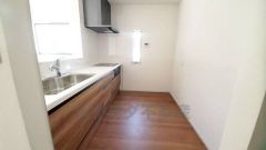 カウンタートップは耐熱性に優れており、日ごろのお掃除もふき取るだけでＯＫ。