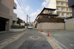 住人以外の車の進入も少なく、小さなお子様を持つご家庭にも安心です。落ち着いた住宅地内で快適な生活を実現してみませんか。