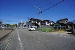 住人以外の車の進入も少なく、小さなお子様を持つご家庭にも安心です。