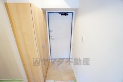 ご家族の靴をスッキリと片付けられるシューズボックス付きの玄関です＾＾スッキリと片付いた玄関は気持ちがいいです。