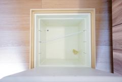 キッチンにある床下収納は、居住スペースを減らさずに買い置きの調味料や非常食などを保管することができます。