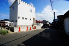 住人以外の車の進入も少なく、小さなお子様を持つご家庭にも安心です。