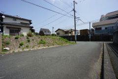 住人以外の車の進入も少なく、小さなお子様を持つご家庭にも安心です。