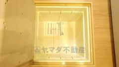 キッチンにある床下収納は、居住スペースを減らさずに買い置きの調味料や非常食などを保管することができます。