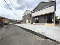 住人以外の車の進入も少なく、小さなお子様を持つご家庭にも安心です。