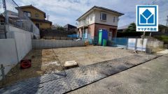 現地（2025年9月30日）撮影。駐車もらくらくの敷地面積60坪以上。最新の設備で気持ちの良い新生活を送りませんか＾＾