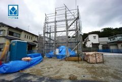 現地（2026年9月8日）撮影。4LDK。開放感のある広々LDK19帖以上＾＾南向き。陽当たり、風通し良好。2階にウォークインクローゼットとファミリークロークを完備＾＾