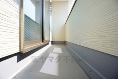 陽当たりの良いバルコニーです。お洗濯やお布団干しはもちろん、日光浴スペースにも。