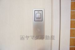 万が一落としてしまっても町の鍵屋さんなどでは簡単に合鍵を作ることができないので、防犯性が高く安心です。