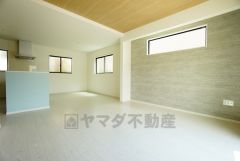 リビングは広々とした設計で、家族が集い、寛ぐ暮らしの空間を演出しています。