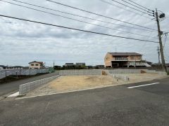 カースペースは並列3台分を確保＾＾マイカー用に、お客さま用に、余裕を持ってご利用いただけます。