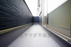 陽当たりの良いバルコニーです。お洗濯やお布団干しはもちろん、日光浴スペースにも。