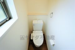 同仕様写真。1階2階の2ヶ所にトイレがありますので、忙しい朝にもゆとりが生まれますね＾＾