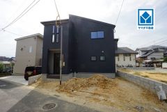 南向き。ゆとりある4LDK。広々LDK17帖以上＾＾全居室収納スペースを完備。2階に洋室を4部屋確保＾＾
