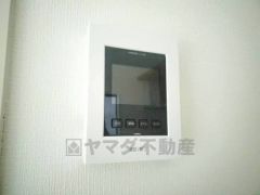 防犯性、セキュリティ対策に安心できるテレビモニター付きインターフォンです。セールスマン対策にもなり安心できます。