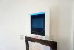 防犯性、セキュリティ対策に安心できるテレビモニター付きインターフォンです。セールスマン対策にもなり安心できます。