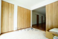 リビングからの続き間として和室をご用意しました。普段はリビングとつなげて開放的なスペースとして、来客時には客間としてお使いいただけます。