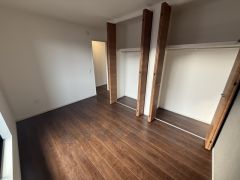 住む人のこだわりを活かす洋室。日当たりがよく、寝室としての利用もおすすめ。広めのクローゼットには荷物をすっきり片付けられ、ゆとりのある暮らしが出来ます＾＾