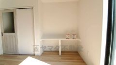 お子様の勉強用、パソコンデスク、趣味の作業スペースなど使い方は色々あります。