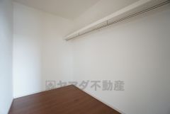 同仕様写真。ファミリークローク。帰宅後アウターをすぐに収納出来るため、部屋が散らかりにくく片付けらくらく＾＾