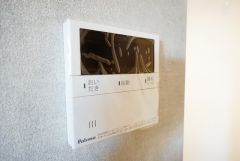 キッチン横からボタンひとつで操作が楽々。