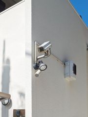 防犯カメラ付き。マンション内のトラブル・犯罪の抑止効果があり、防犯性アップ。