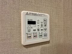 雨の日の洗濯も安心できる浴室暖房乾燥機付き浴室。