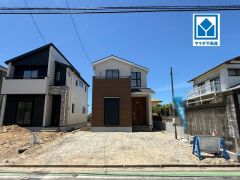 三苫駅、天神行最寄りバス停徒歩8分。美和台小学校徒歩7分。毎日の通勤・通学・買い物がしやすく、快適に過ごせます。