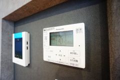 キッチン横からボタンひとつで操作が楽々。