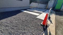 3台まで並列駐車できるので、急な来客時やお子様が成人して車を所有するようになっても安心です。