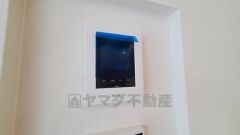防犯性、セキュリティ対策に安心できるテレビモニター付きインターフォンです。セールスマン対策にもなり安心できます。