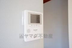 防犯性、セキュリティ対策に安心できるテレビモニター付きインターフォンです。セールスマン対策にもなり安心できます。