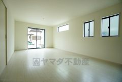 同仕様写真。洗車の時などに便利な外水栓。 小さなお子様用のプールやペットの散歩後など、大活躍すること間違いなしですね＾＾